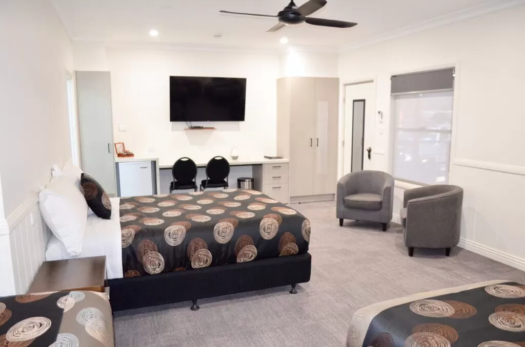 ACCOMODATION